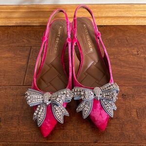 KURT GEIGER LONDON Belgravia Court Bow Embellished Slingback Pumps Pink Velvet